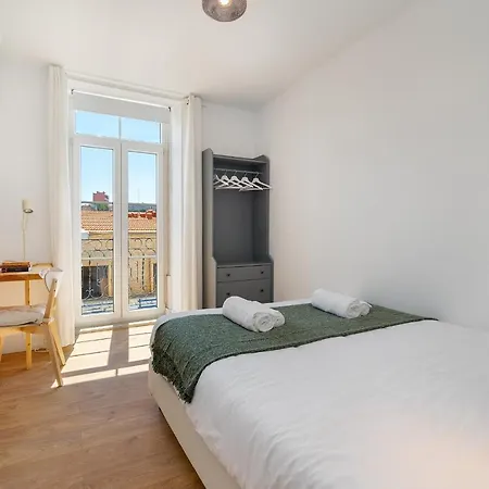 Modern By Soulplaces *