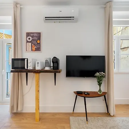 Modern By Soulplaces Apartment