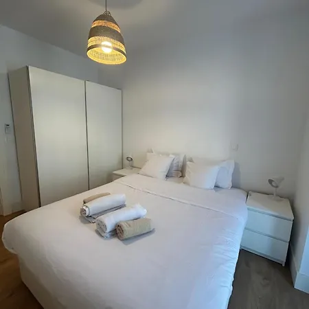 Modern By Soulplaces Apartment